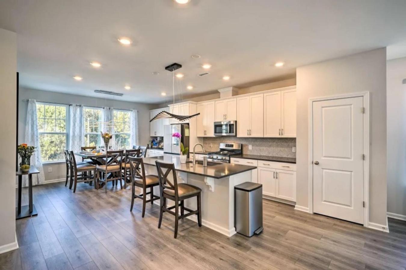 The Villas Buckingham 10 Mins To Rdu Airport Duke Downtown Durham Eksteriør bilde