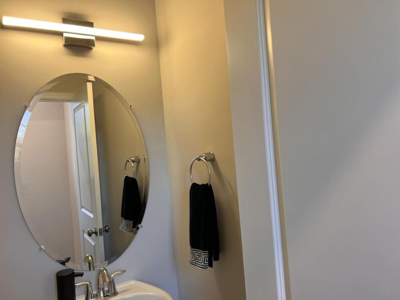 The Villas Buckingham 10 Mins To Rdu Airport Duke Downtown Durham Eksteriør bilde