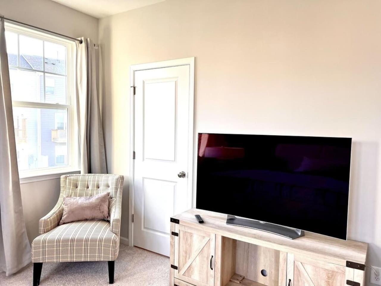The Villas Buckingham 10 Mins To Rdu Airport Duke Downtown Durham Eksteriør bilde