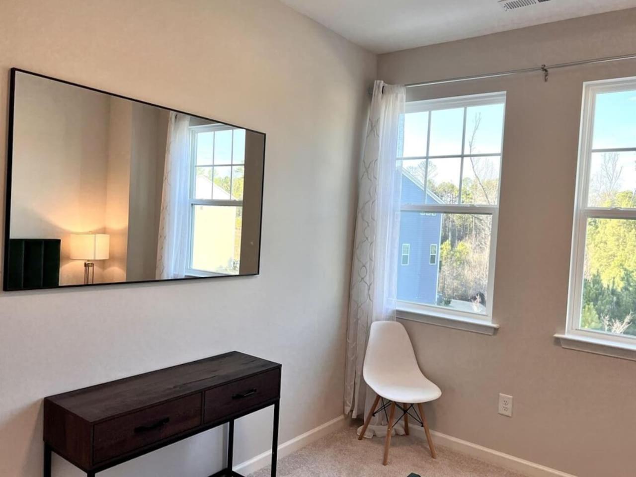 The Villas Buckingham 10 Mins To Rdu Airport Duke Downtown Durham Eksteriør bilde