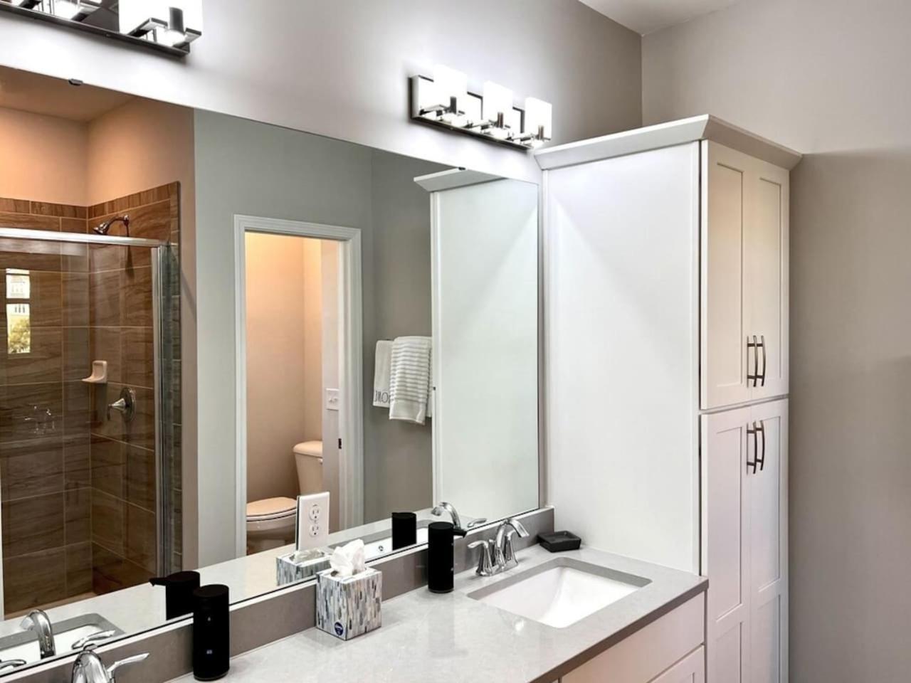The Villas Buckingham 10 Mins To Rdu Airport Duke Downtown Durham Eksteriør bilde